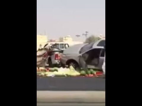 سعودي يتسبّب في حادث تصادم لانشغاله بهاتفه