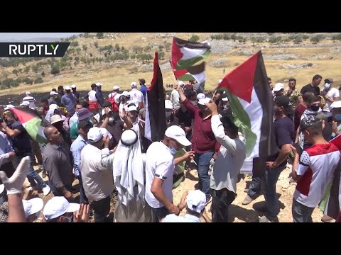 شاهد إصابة 21 فلسطينيًا في مواجهات مع الجيش الإسرائيلي بالضفة الغربية