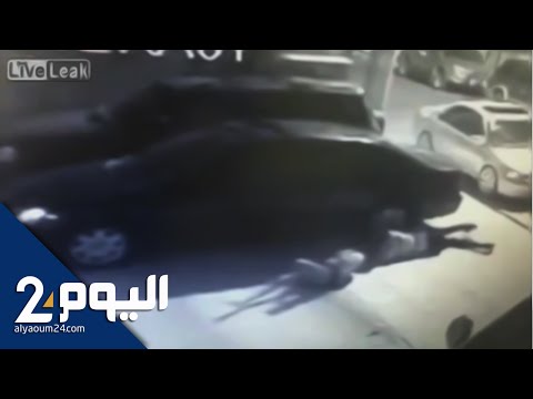 شاهد زوج يلقي بزوجته وعشيقها من الطابق الثالث