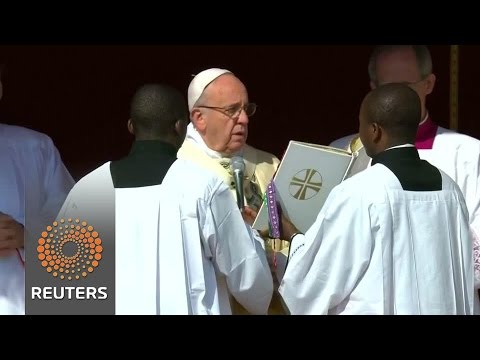 pope leads easter sunday mass at vatican