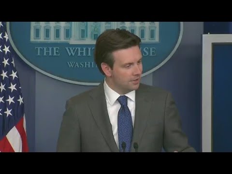 white house press secretary josh earnest comments