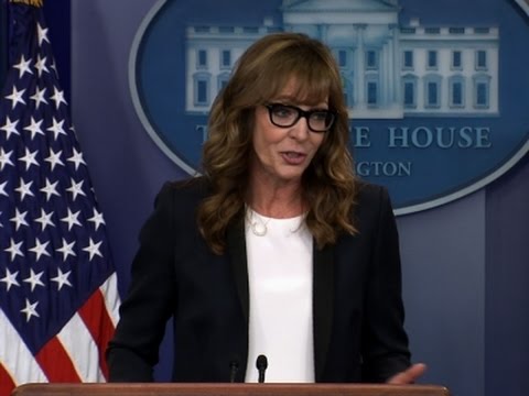 former star takes over wh podium