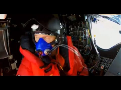 in the cockpit of solar impulse 28000 ft high 360°