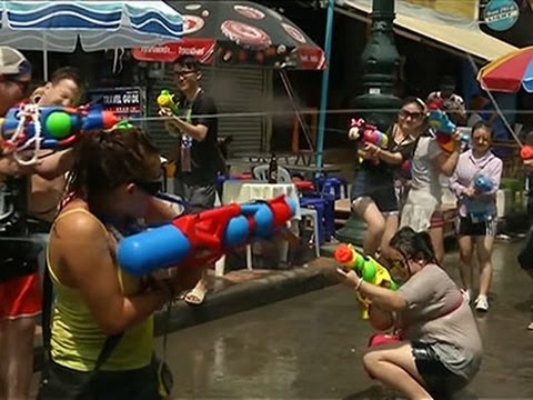 friendly water fights mark thai new year